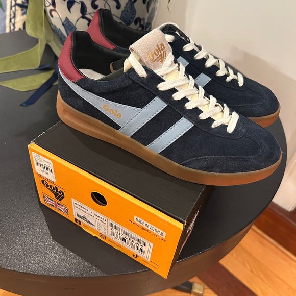 Gola Shoes - Gola Women’s Cyclone Navy Sneakers SZ 7 Like New
